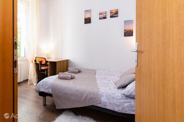 Apartments with WiFi Rijeka - 16455