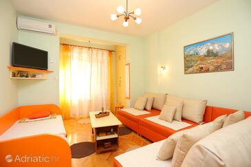 Apartments by the sea Podgora, Makarska - 16476