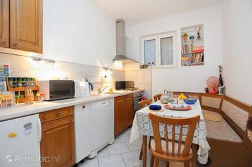 Apartments by the sea Podgora, Makarska - 16476