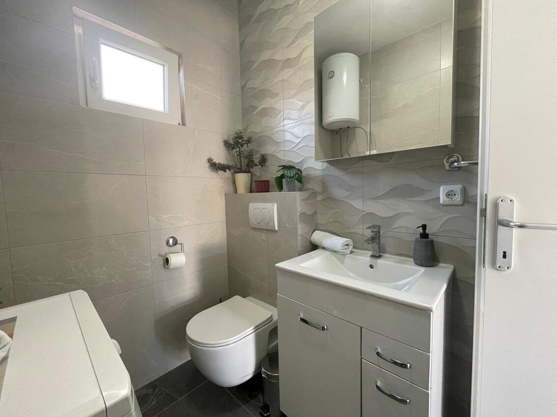 A-16485-a - Private accommodation - Apartments by the sea Vinišće, Trogir