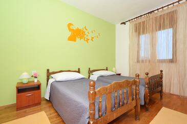 Apartments by the sea Vinišće, Trogir - 16485