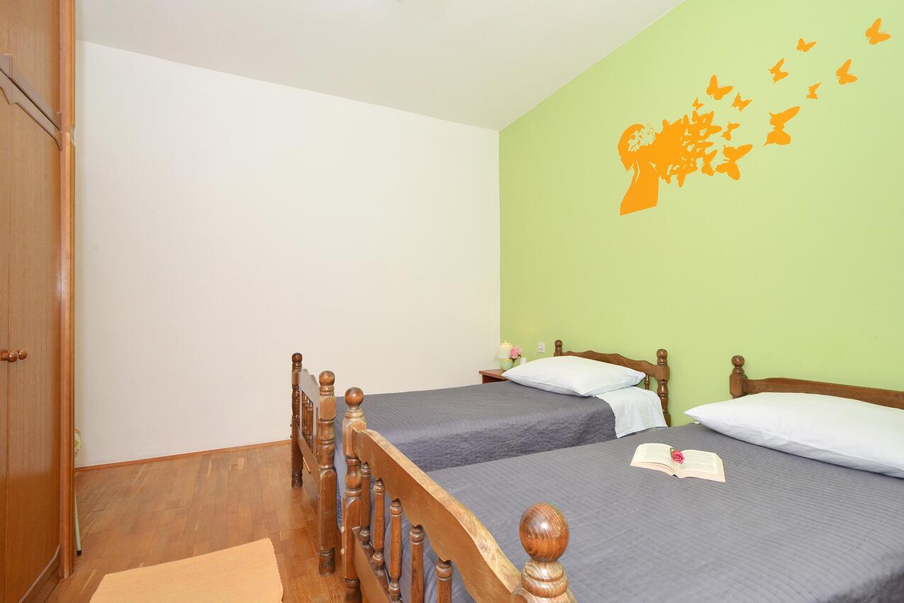 A-16485-a - Private accommodation - Apartments by the sea Vinišće, Trogir