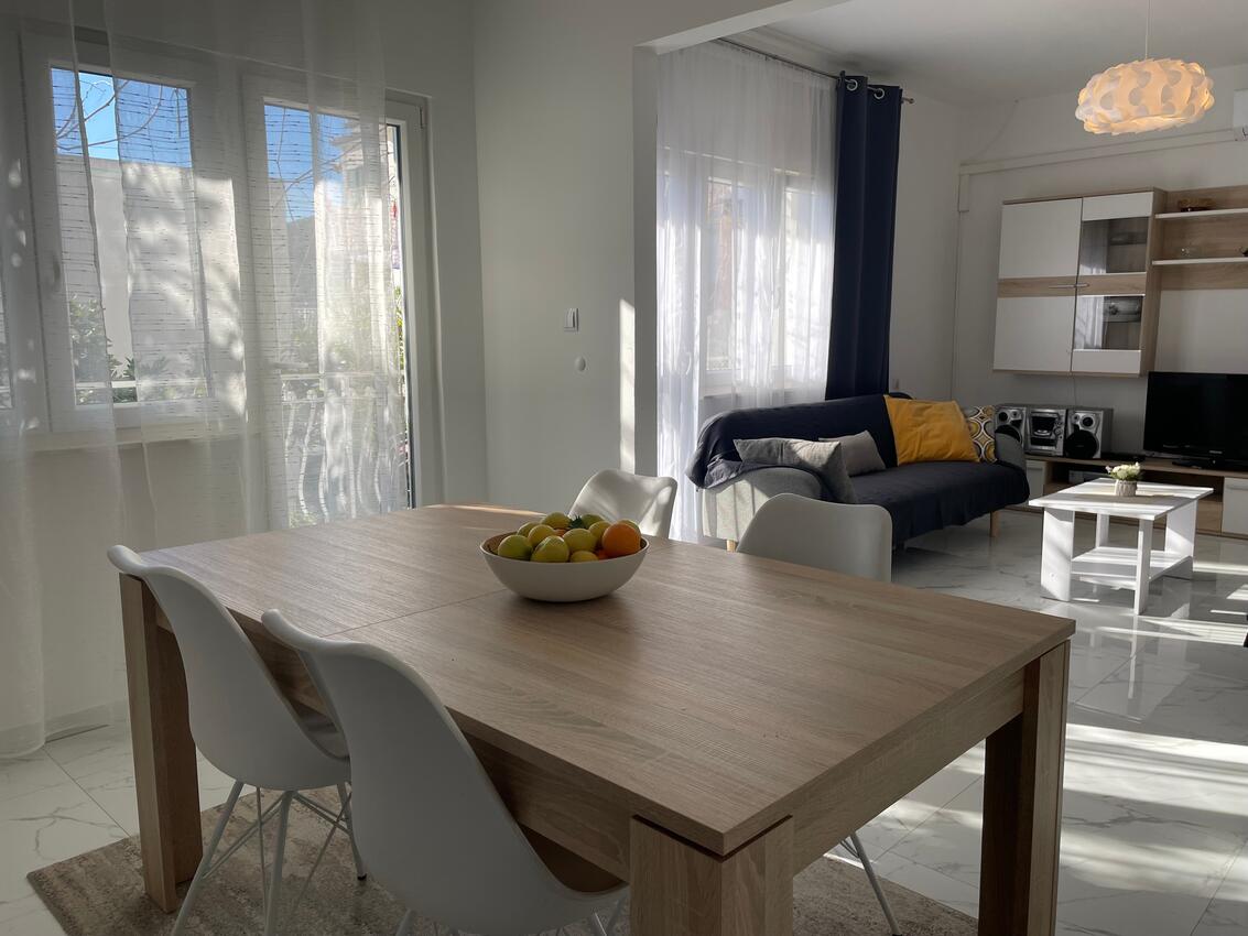 A-16485-a - Private accommodation - Apartments by the sea Vinišće, Trogir