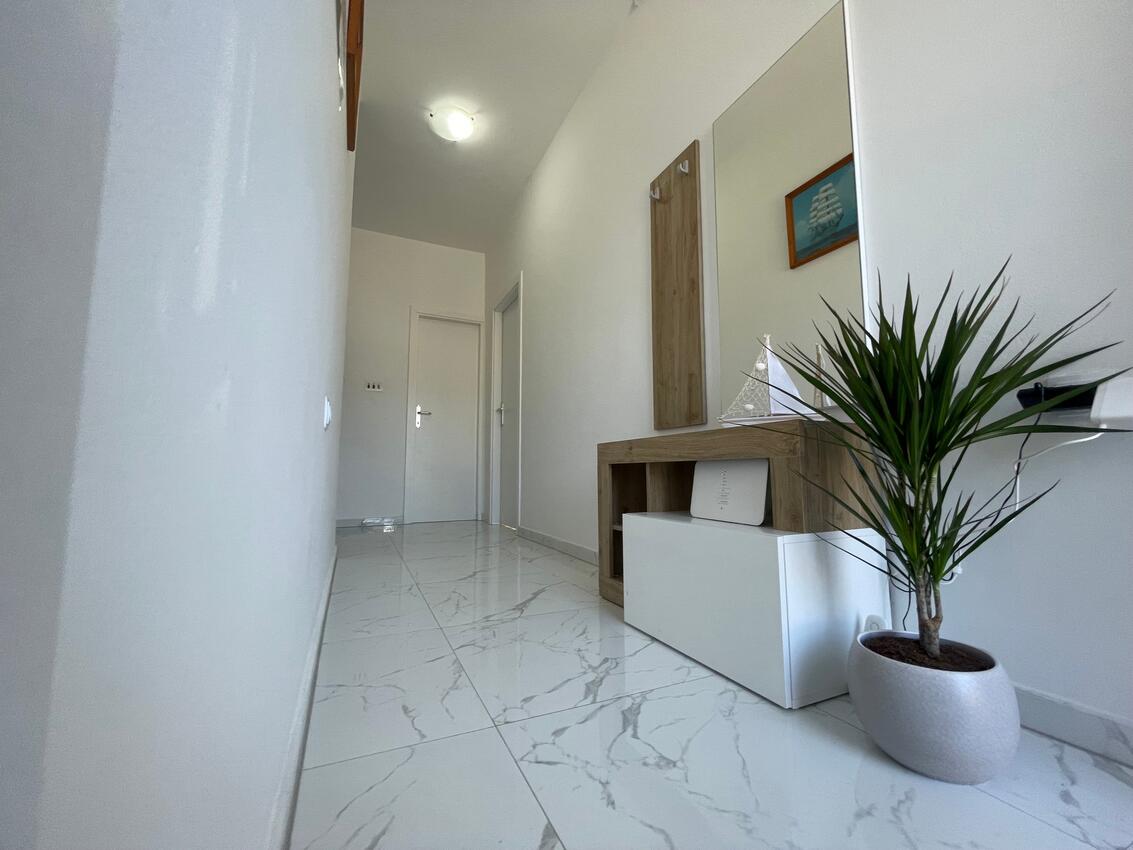 A-16485-a - Private accommodation - Apartments by the sea Vinišće, Trogir
