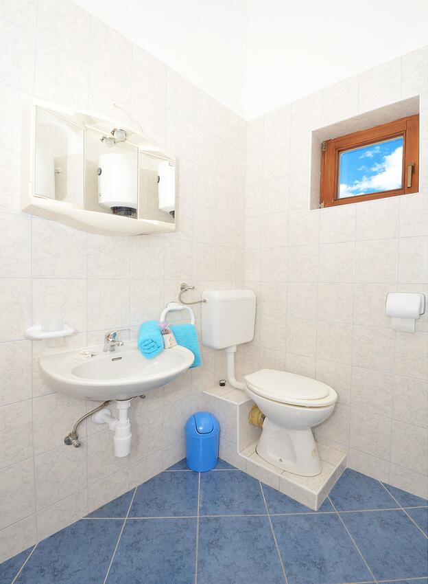 A-16485-b - Private accommodation - Apartments by the sea Vinišće, Trogir