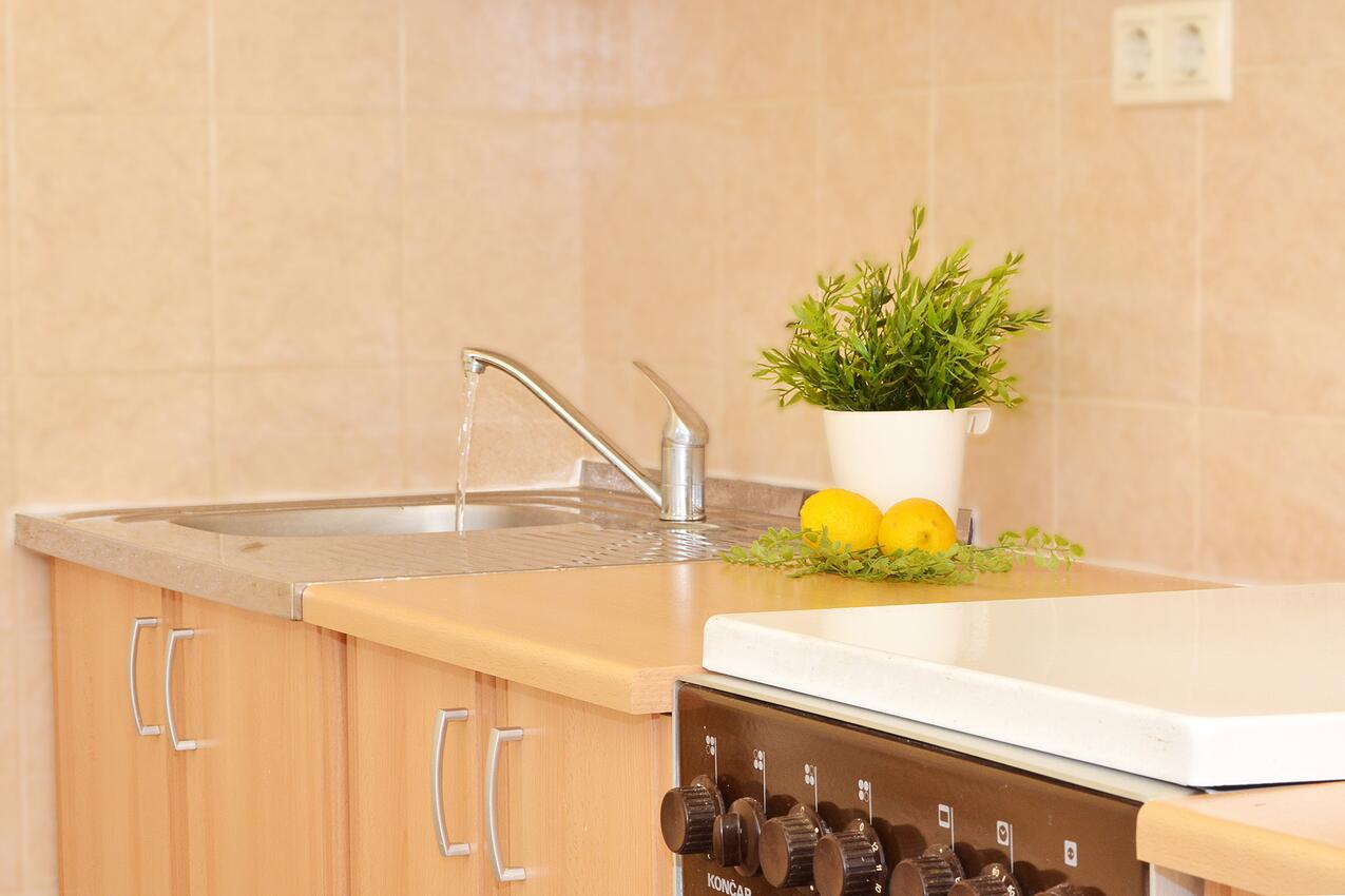A-16485-b - Private accommodation - Apartments by the sea Vinišće, Trogir