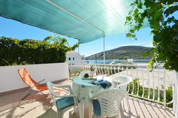 Dvojizbový apartmán Vinišće, Trogir (A-16485-c)