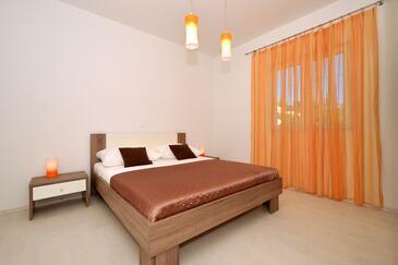 Nyaralóház a tenger mellett Vinisce, Trogir - 16488