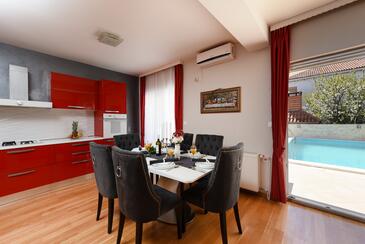 Family-friendly apartments with swimming pool Zadar - Diklo, Zadar - 16493