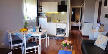 Apartments with parking space Rovinj - 16498