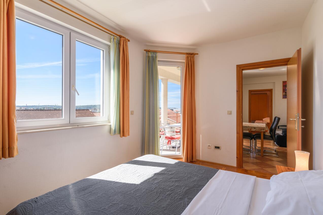 A-16509-b - Private accommodation - Family friendly apartments with a swimming pool Trogir
