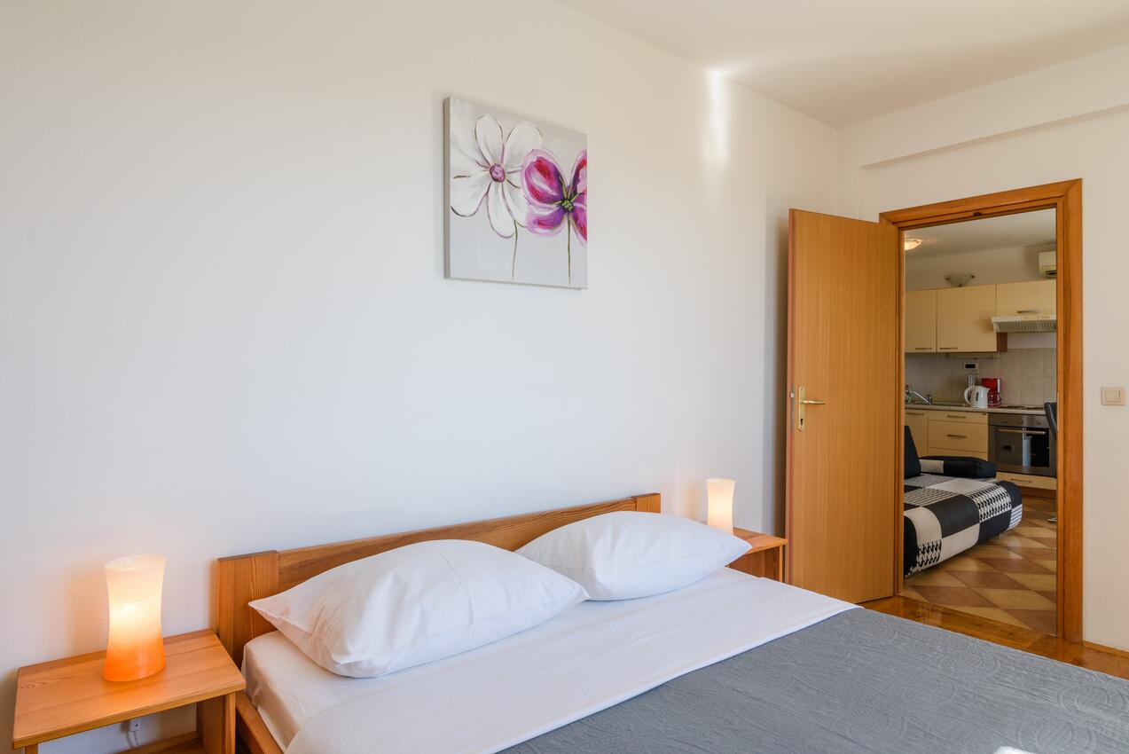A-16509-b - Private accommodation - Family friendly apartments with a swimming pool Trogir