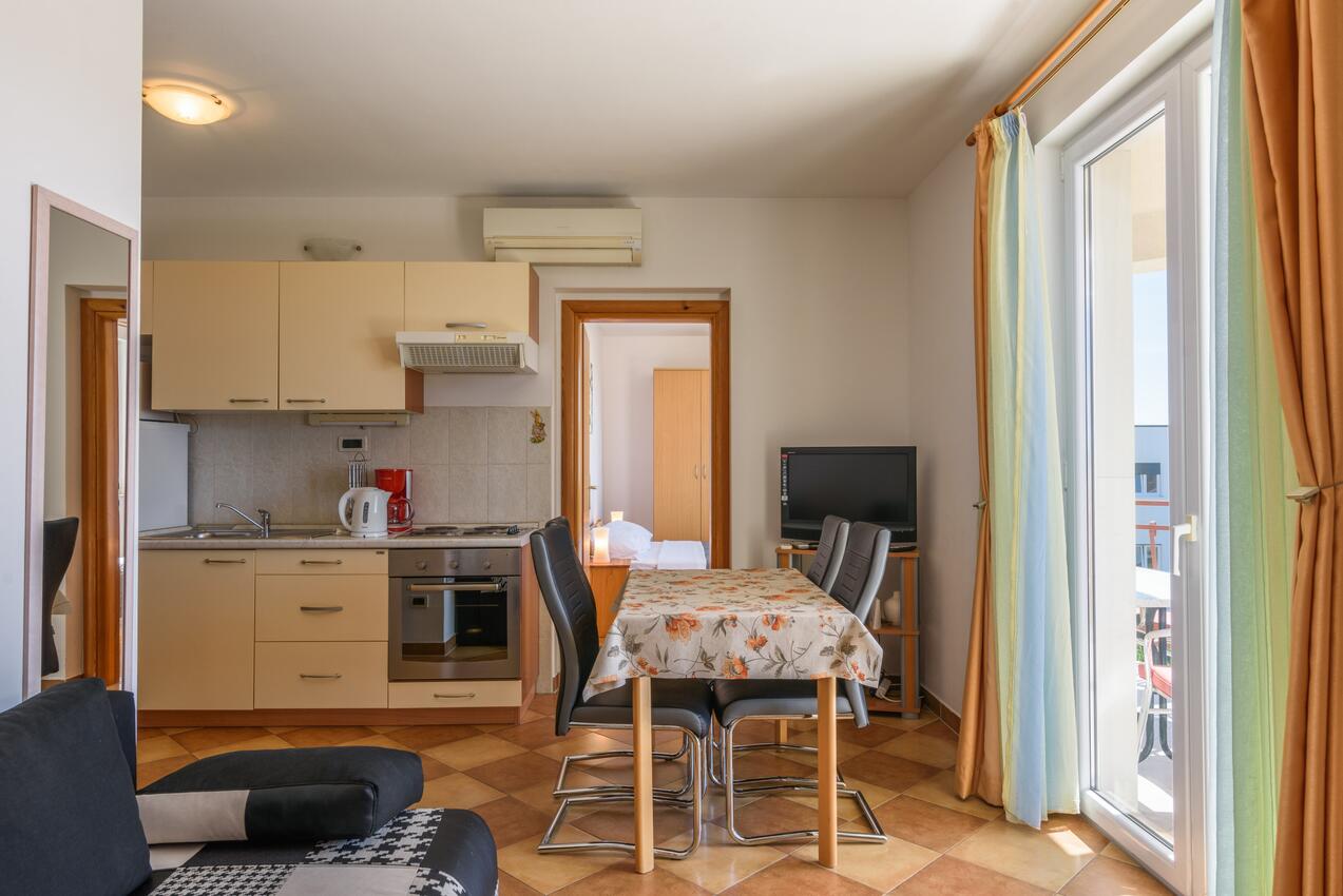 A-16509-b - Private accommodation - Family friendly apartments with a swimming pool Trogir