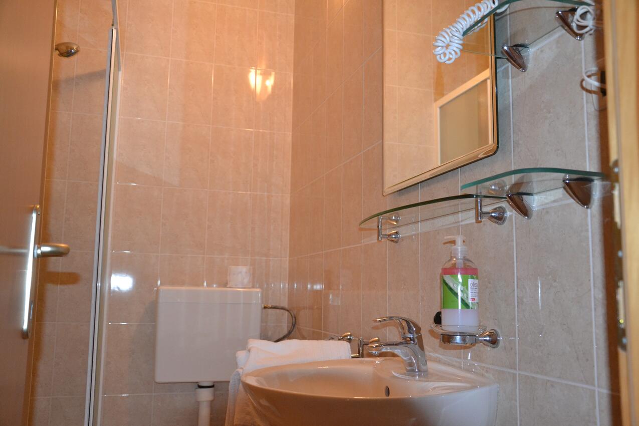 A-16509-e - Private accommodation - Family friendly apartments with a swimming pool Trogir