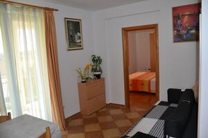 Two bedroom apartment Trogir (A-16509-e)