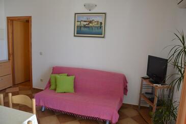 Family-friendly apartments with swimming pool Trogir - 16509