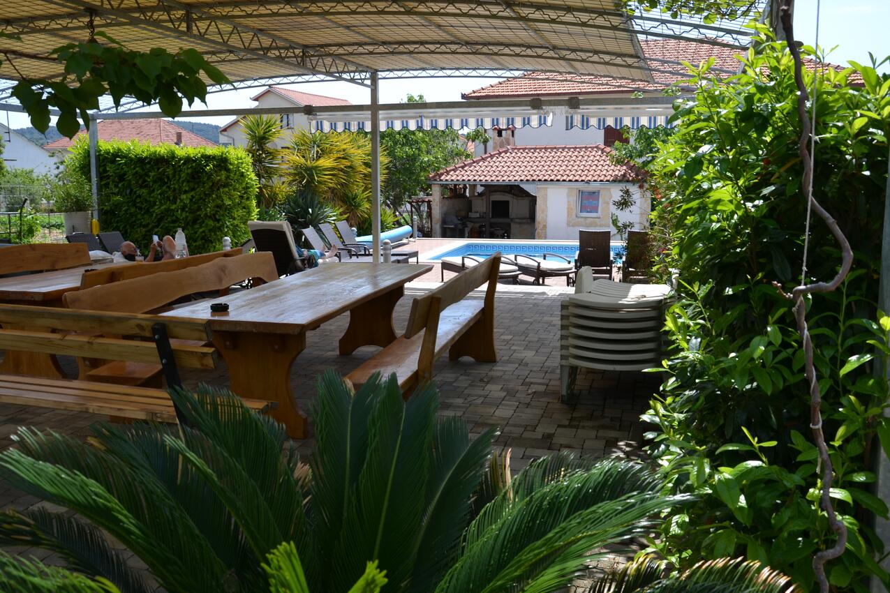 Courtyard - Family friendly apartments with a swimming pool Trogir