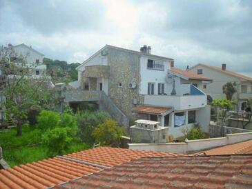Apartments with terrace Omišalj, Kvarner