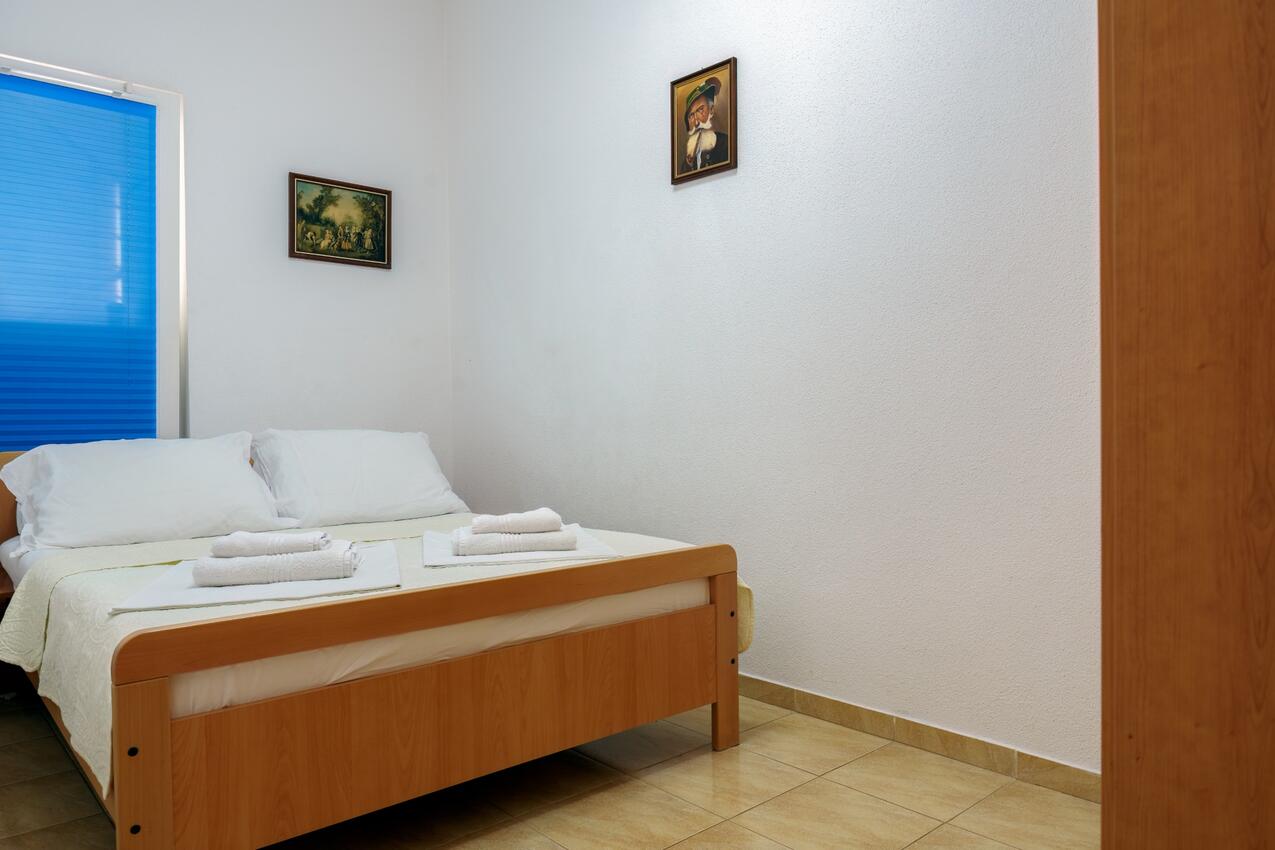 A-16517-a - Privatunterkunft - Ferienwohnungen mit Parkplatz Baska Voda, Makarska