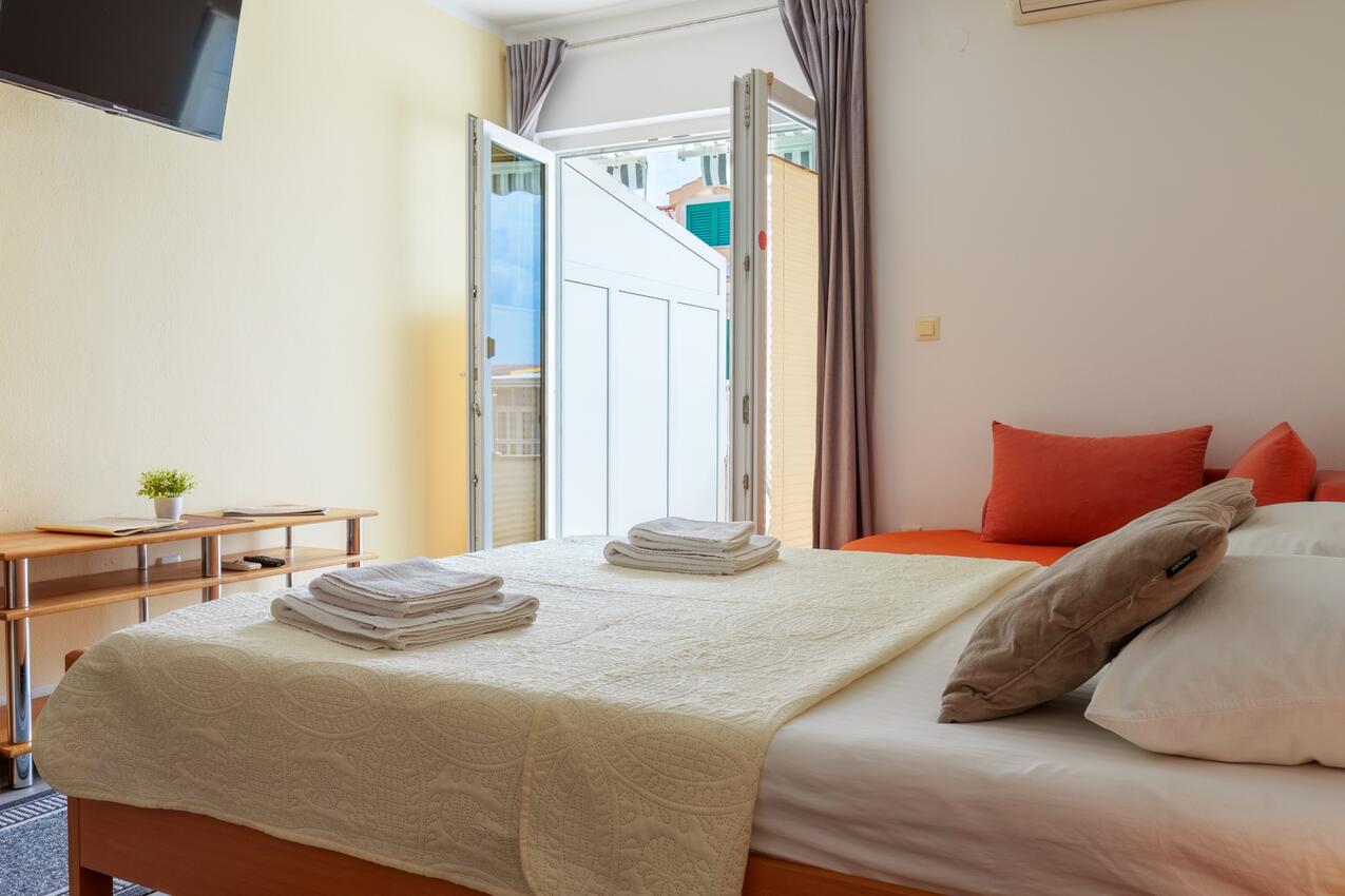AS-16517-a - Privatunterkunft - Ferienwohnungen mit Parkplatz Baska Voda, Makarska
