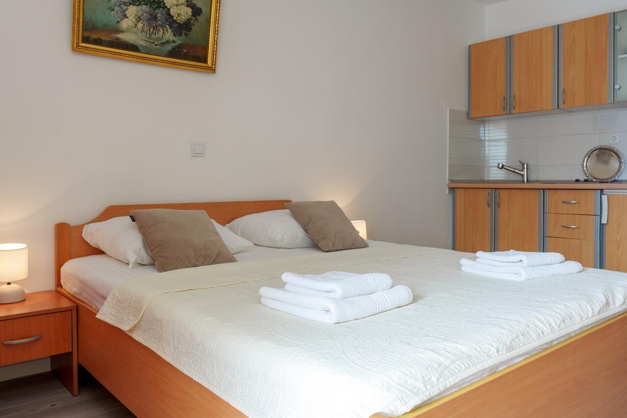 AS-16517-a - Privatunterkunft - Ferienwohnungen mit Parkplatz Baska Voda, Makarska