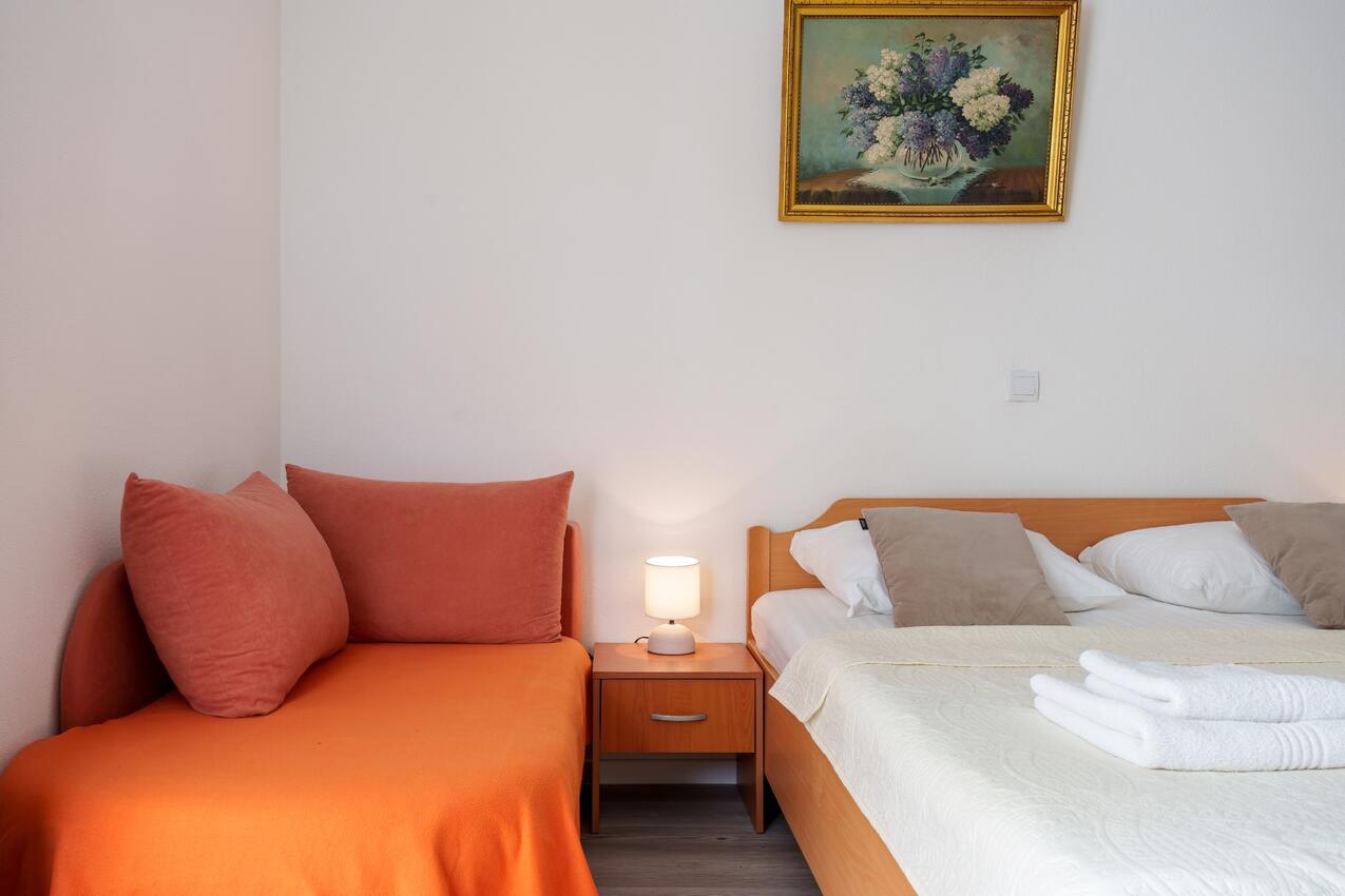 AS-16517-a - Privatunterkunft - Ferienwohnungen mit Parkplatz Baska Voda, Makarska
