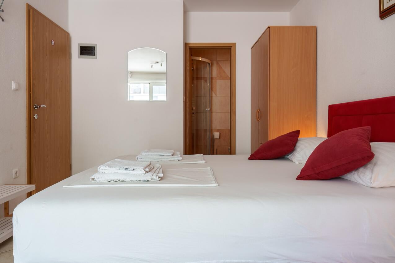 AS-16517-b - Privatunterkunft - Ferienwohnungen mit Parkplatz Baska Voda, Makarska