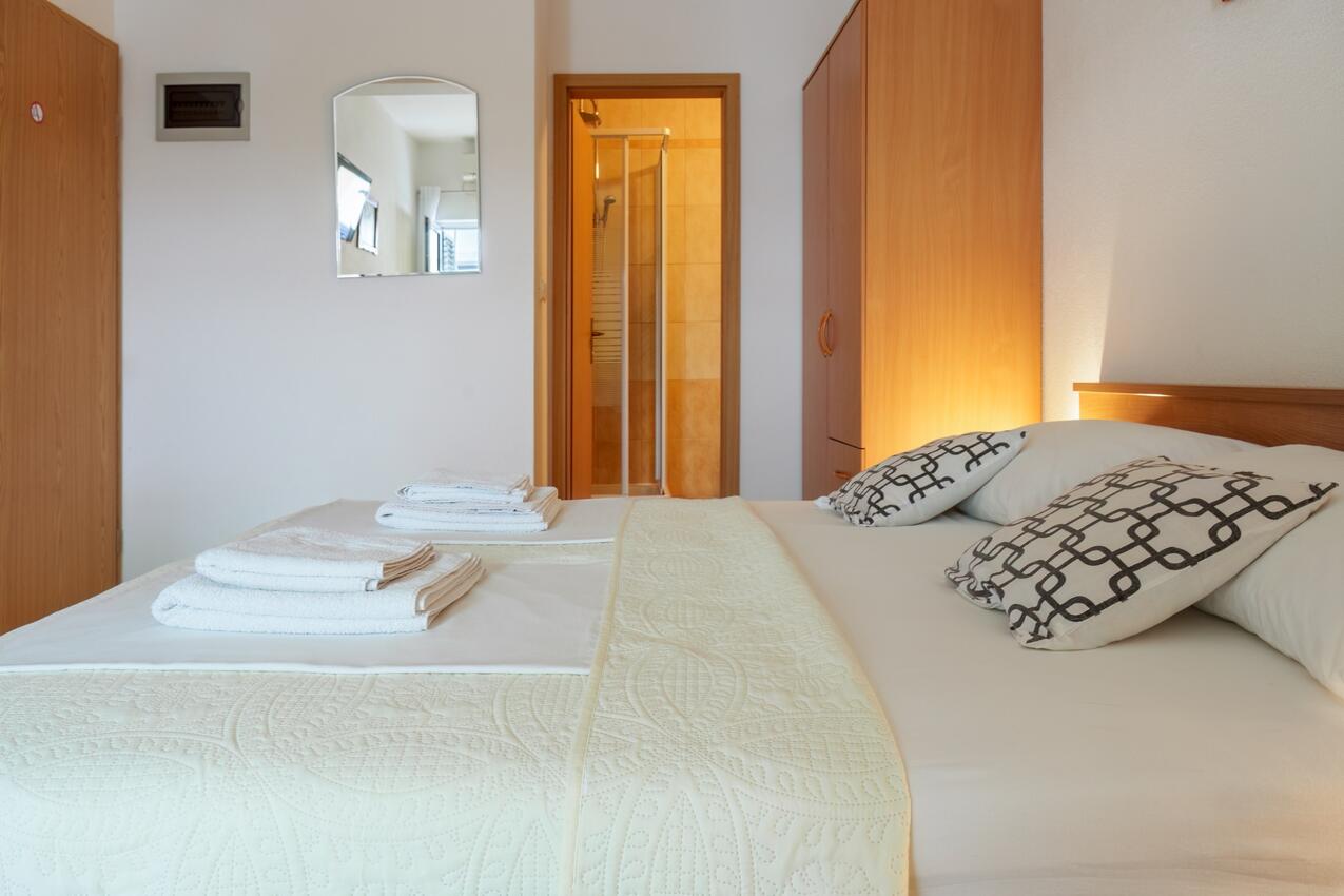 AS-16517-c - Privatunterkunft - Ferienwohnungen mit Parkplatz Baska Voda, Makarska