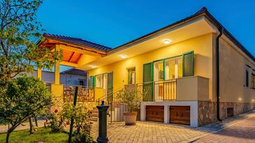 Ferienhaus mit Parkplatz Vrsi - Mulo, Zadar - 16527 Adriatic.hr