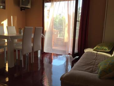 Apartmány a pokoje s parkovištěm  Biograd na Moru, Biograd - 16576