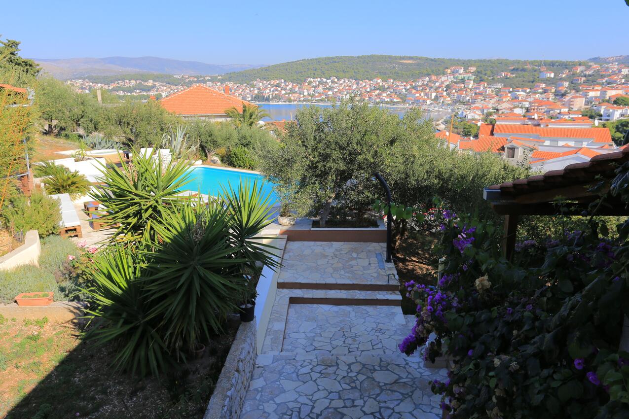 Apartmán 16608, bazén, tiché místo, pro rodiny s dětmi Kuzmića