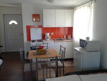 Apartments with parking space Gornji Karin, Novigrad - 16610