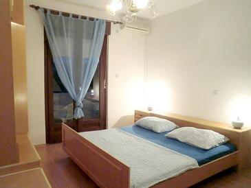 Apartmaji za družine z otroki Banjol, Rab - 16645