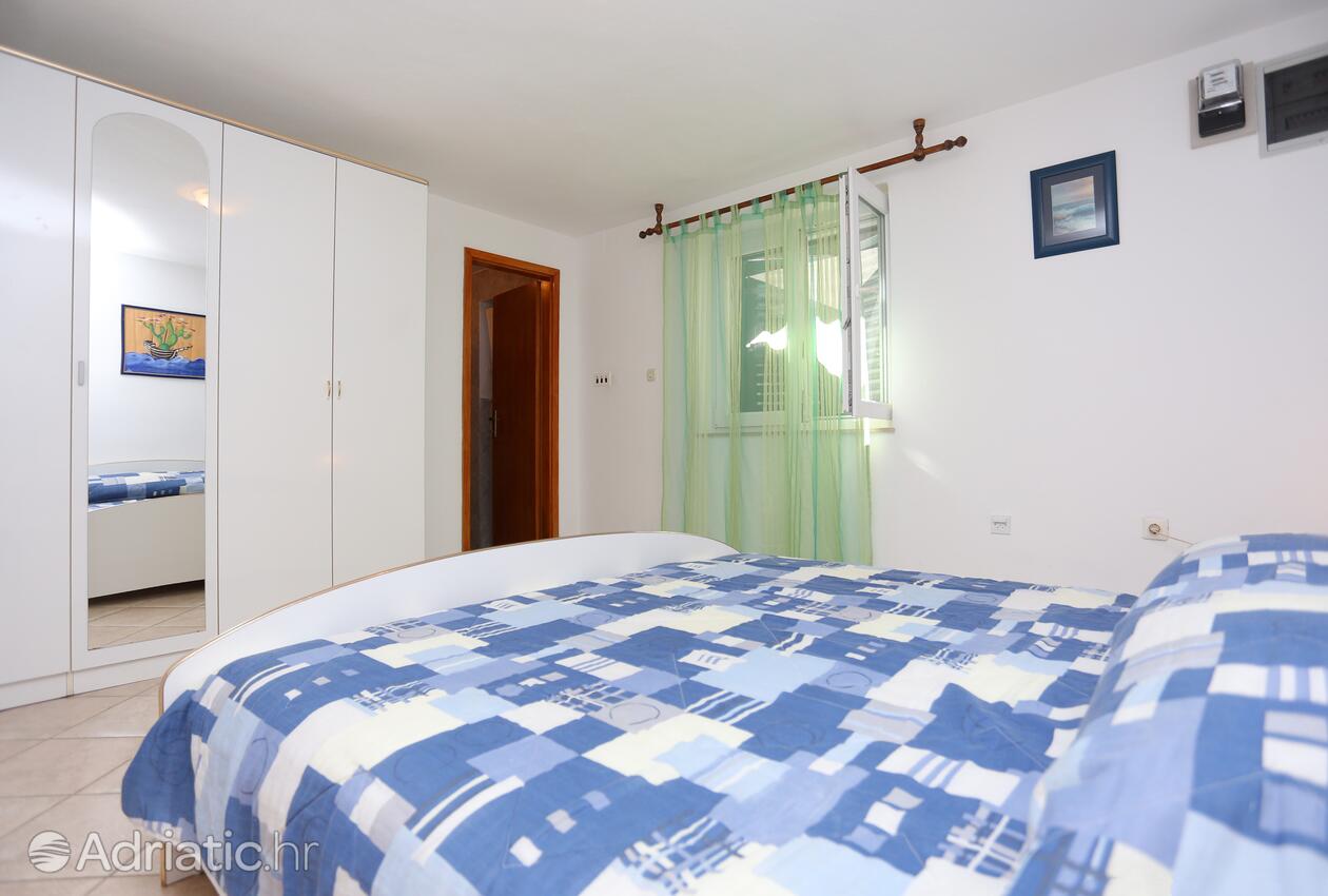 A-16653-a - Alloggi privati - Appartamenti con parcheggio San Pietro di Brazza - Supetar, Brazza - Brač