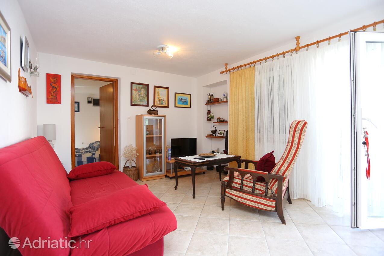 A-16653-a - Alloggi privati - Appartamenti con parcheggio San Pietro di Brazza - Supetar, Brazza - Brač