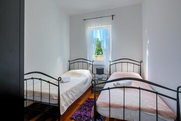 Family-friendly apartments with swimming pool Murter - 16655