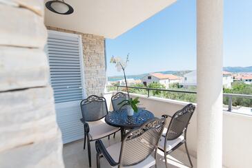 Apartmaji z bazenom za družine z otroci Murter - 16655