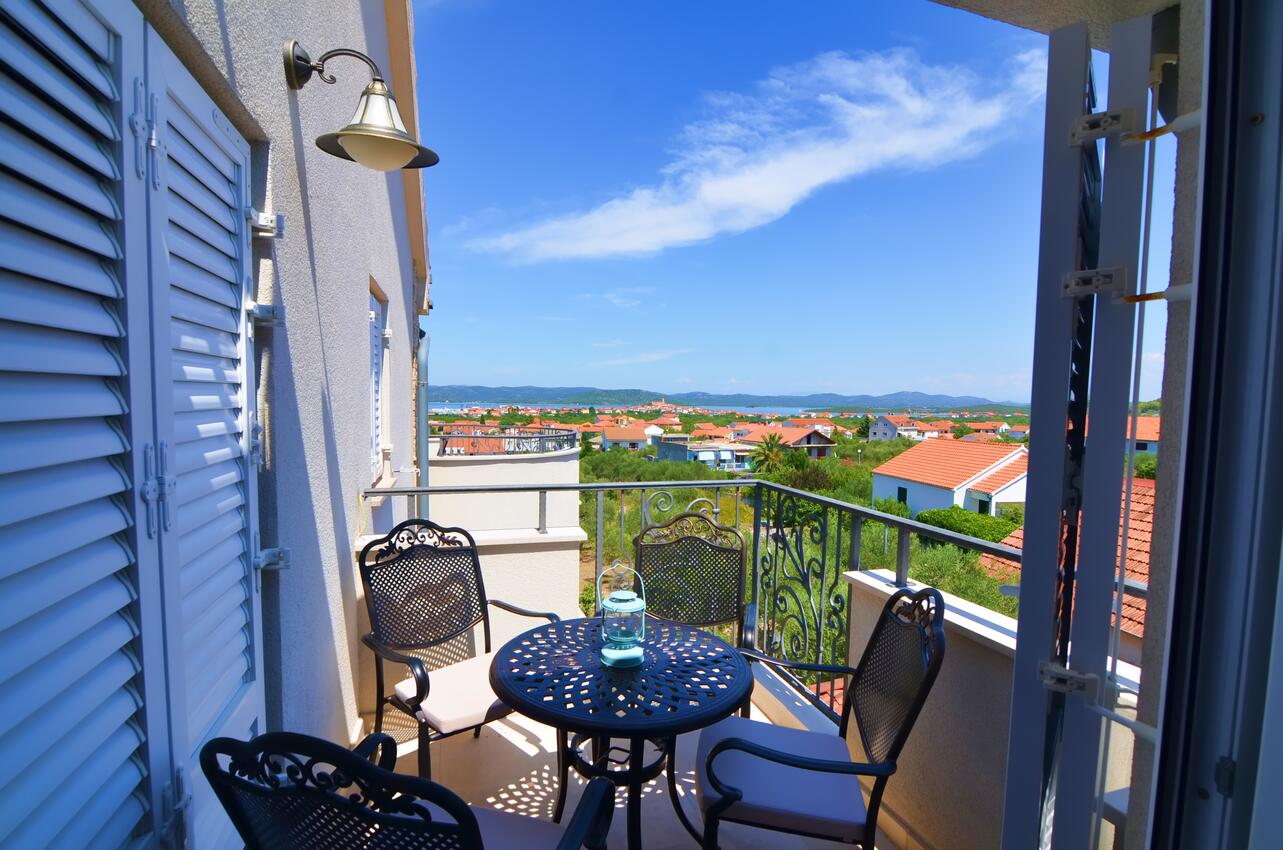Dvosobni apartman Murter (A-16655-d)