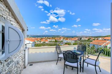 Apartmaji z bazenom za družine z otroci Murter - 16655