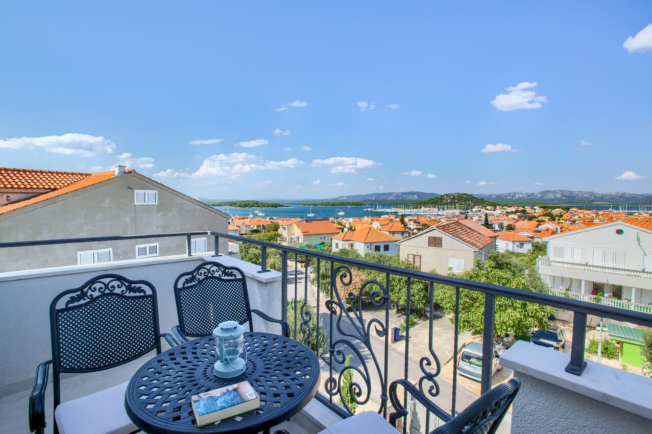 Dvosobni apartman Murter (A-16655-f)