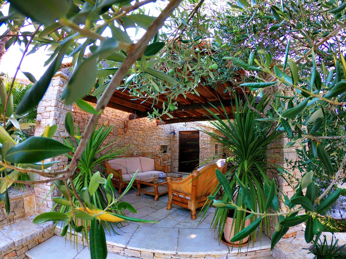 Family-friendly apartments with swimming pool Murter - 16655