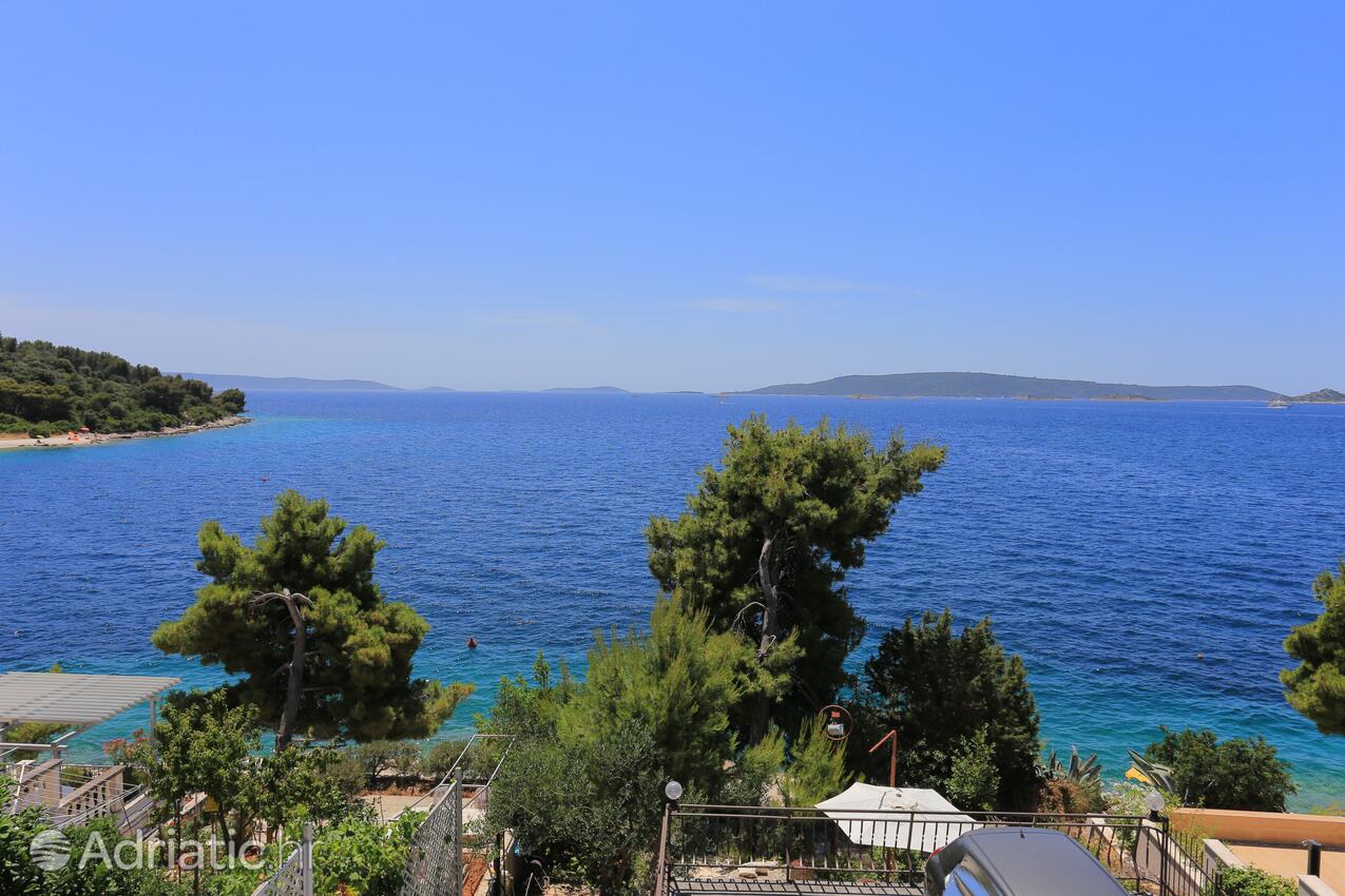 A-16657-a - Alloggi privati - Appartamenti accanto al mare Okrug Donji, Bua - Čiovo
