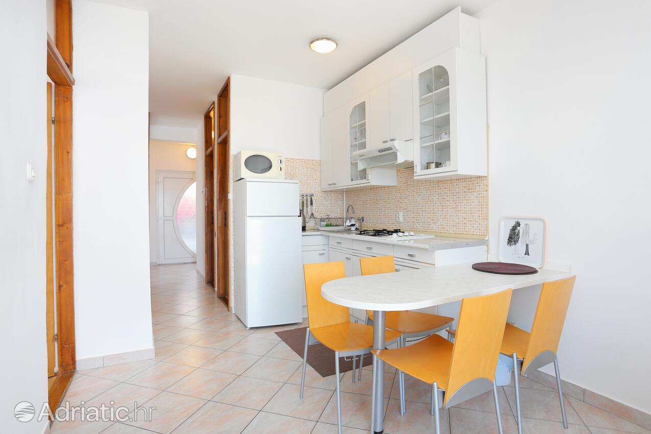 A-16657-a - Alloggi privati - Appartamenti accanto al mare Okrug Donji, Bua - Čiovo