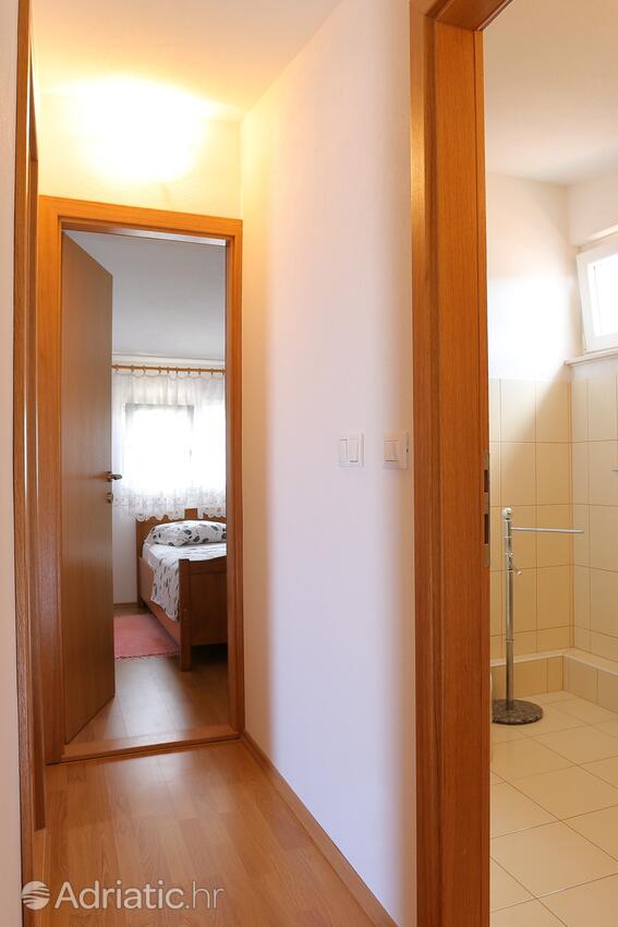 A-16657-b - Alloggi privati - Appartamenti accanto al mare Okrug Donji, Bua - Čiovo