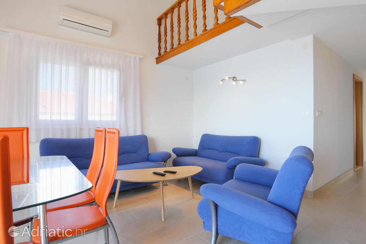 A-16657-b - Alloggi privati - Appartamenti accanto al mare Okrug Donji, Bua - Čiovo