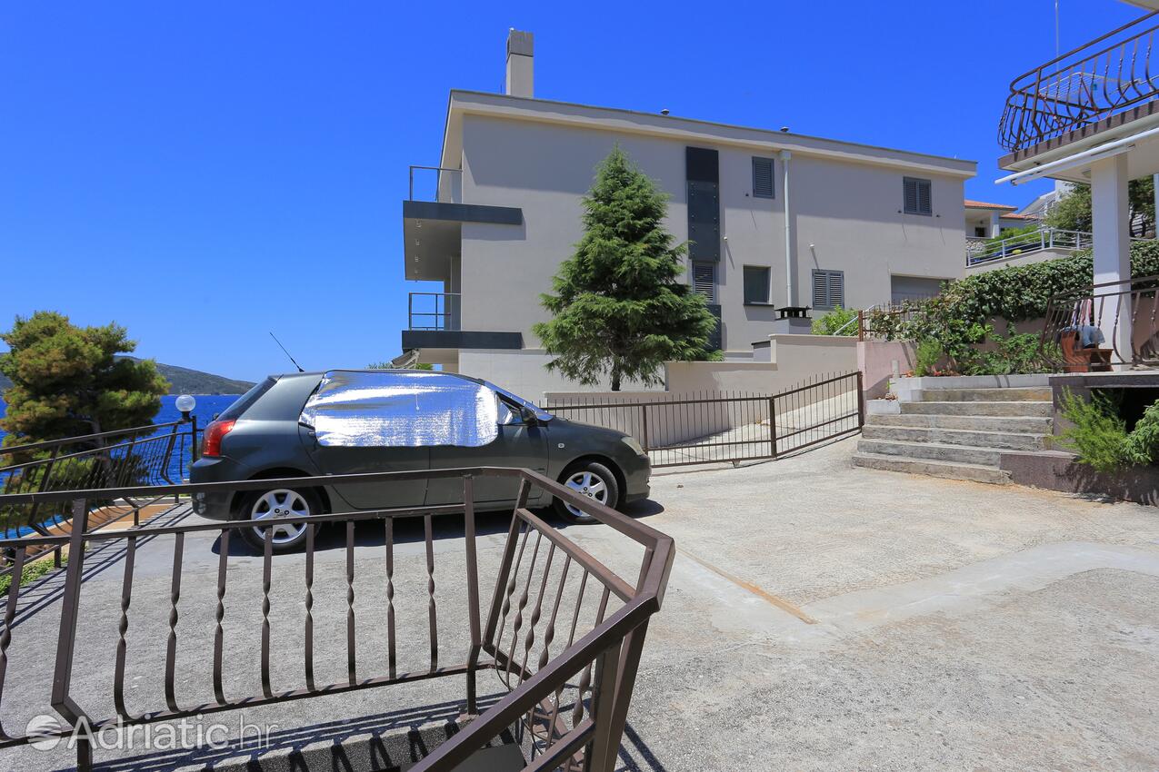 Parcheggio - Appartamenti accanto al mare Okrug Donji, Bua - Čiovo