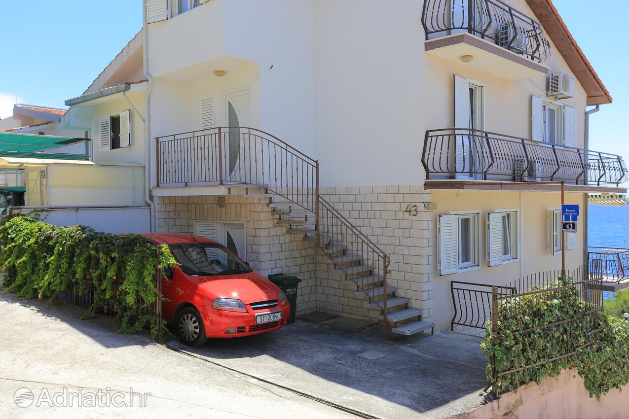 Parcheggio - Appartamenti accanto al mare Okrug Donji, Bua - Čiovo