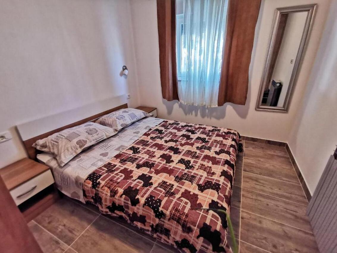 Apartmanok parkolóhellyel Seget Vranjica, Trogir - 16661