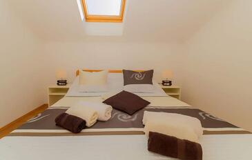 Ferienwohnungen mit Pool für Familien Pakostane, Biograd - 16666