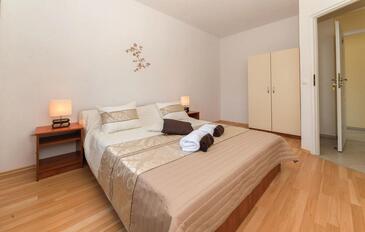 Ferienwohnungen mit Pool für Familien Pakostane, Biograd - 16666